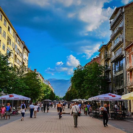 5 Seconds Away From The Main Street, Free Secured Parking Apartman Szófia Kültér fotó